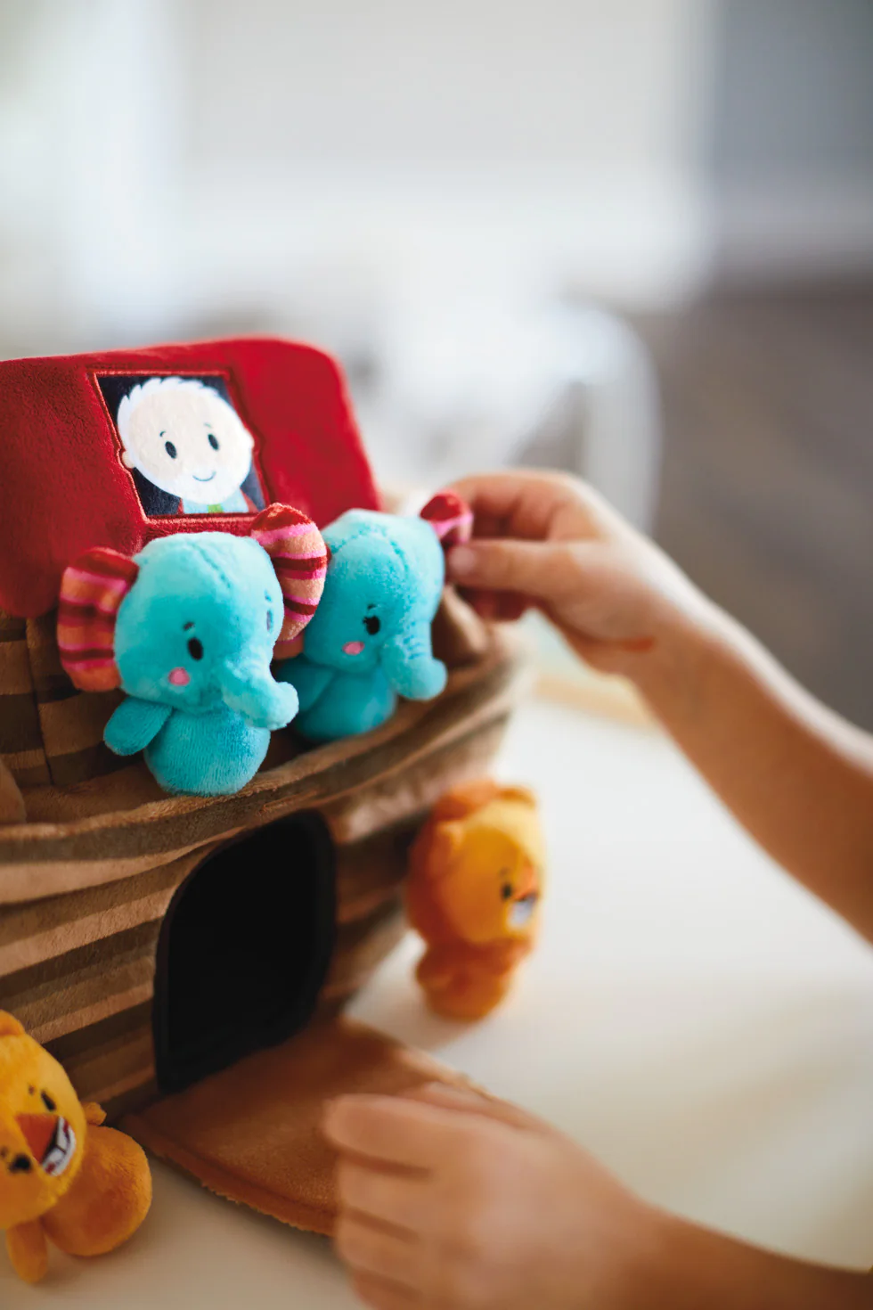 Noah's Ark and Animals Plush Playset, 7 Pieces - Image 7
