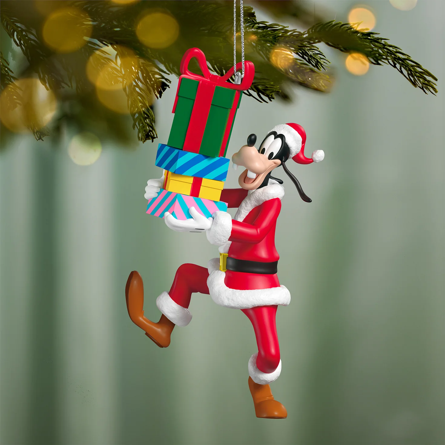 Disney Goofy Santa's Helper — 2026 Hallmark Keepsake Christmas Ornament - Image 2