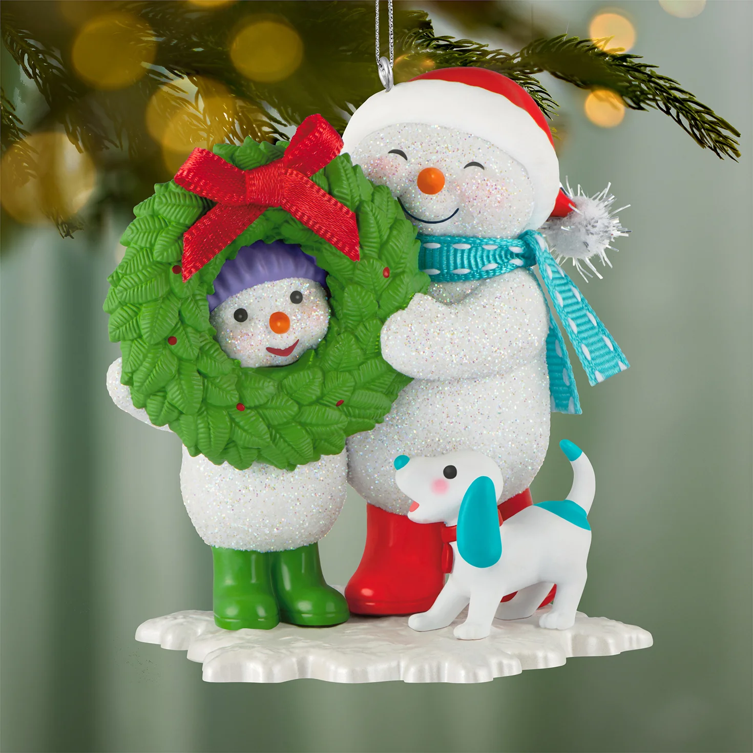 Making Memories Welcoming Wreath, 19th in the Series — 2026 Hallmark Keepsake Christmas Ornament - Image 2