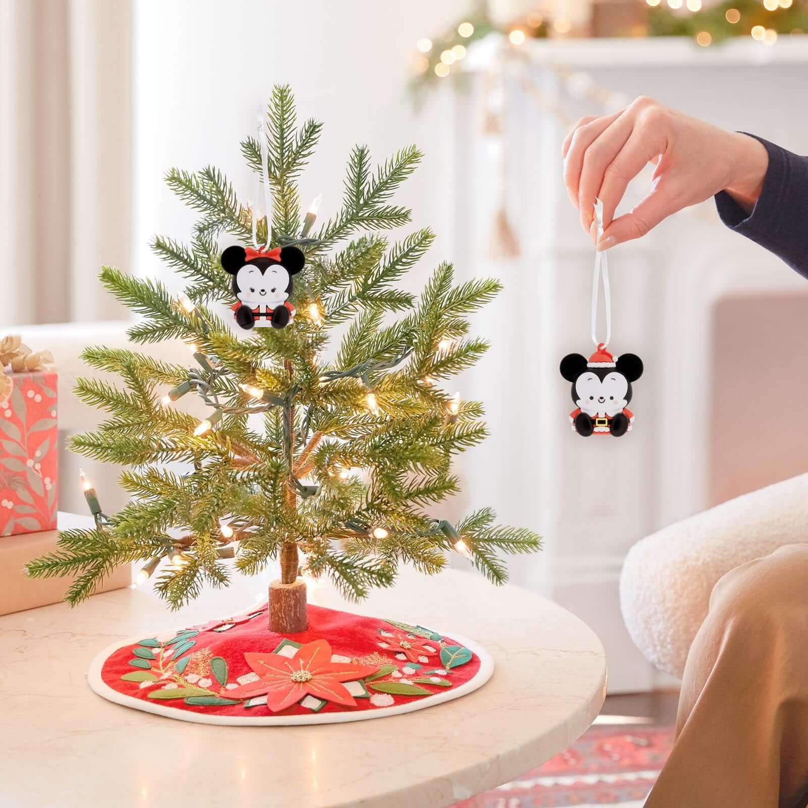 Better Together Disney Holiday Mickey and Minnie Magnetic, Set of 2 - Hallmark Christmas Ornament - Image 3