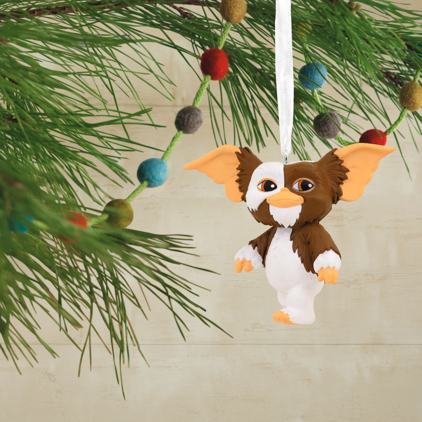 Gremlins Gizmo - Hallmark Christmas Ornament - Image 2