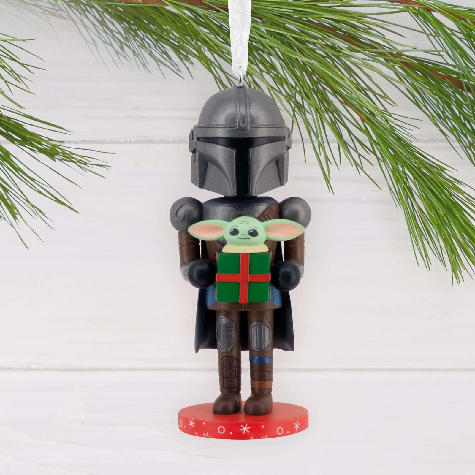 Star Wars™: The Mandalorian™ and Grogu™ Nutcracker - Hallmark Christmas Ornament - Image 2