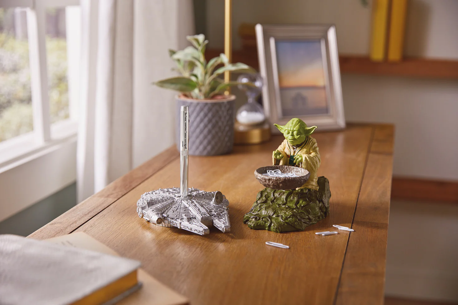 Star Wars™ Yoda™ Paper Clip Holder - Image 3